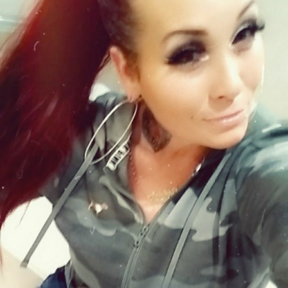 Meet your Posher, Mindee - Picture 3 of 3